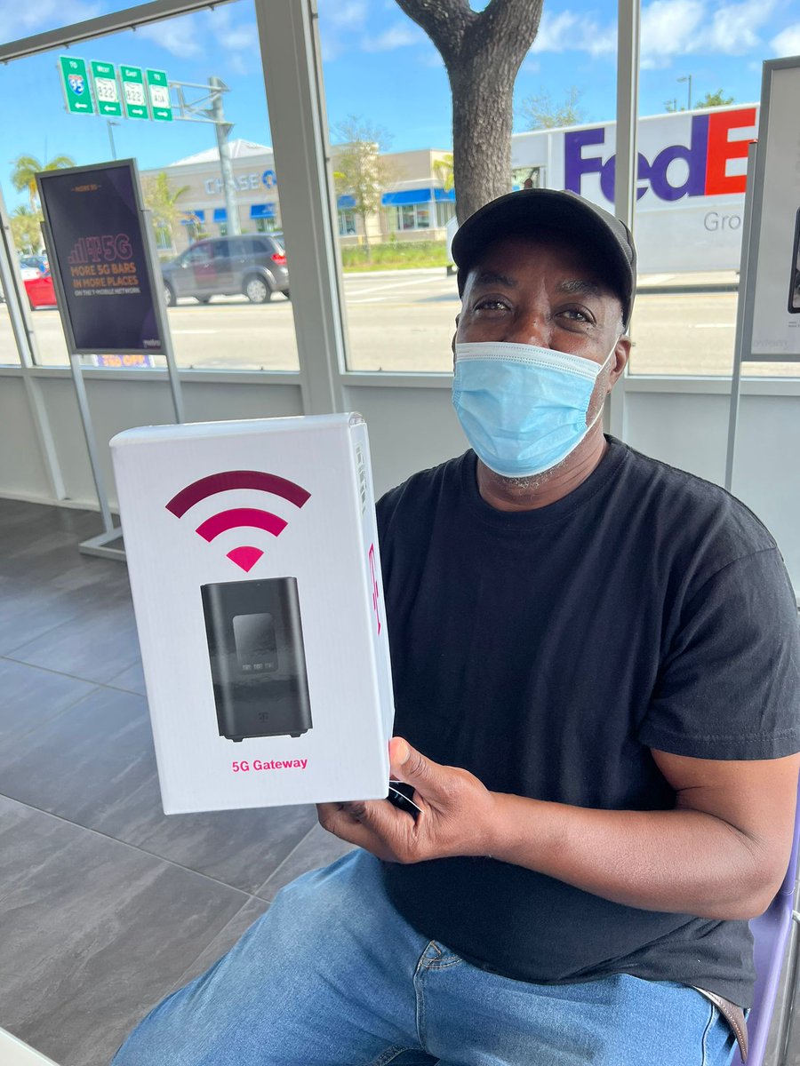 boot954's tweet photo. @TonyCBerger @DAgosto77 First HINT sale at Hello Cellular on Federal Hwy. From Sunday sales https://t.co/U5uTXgijck