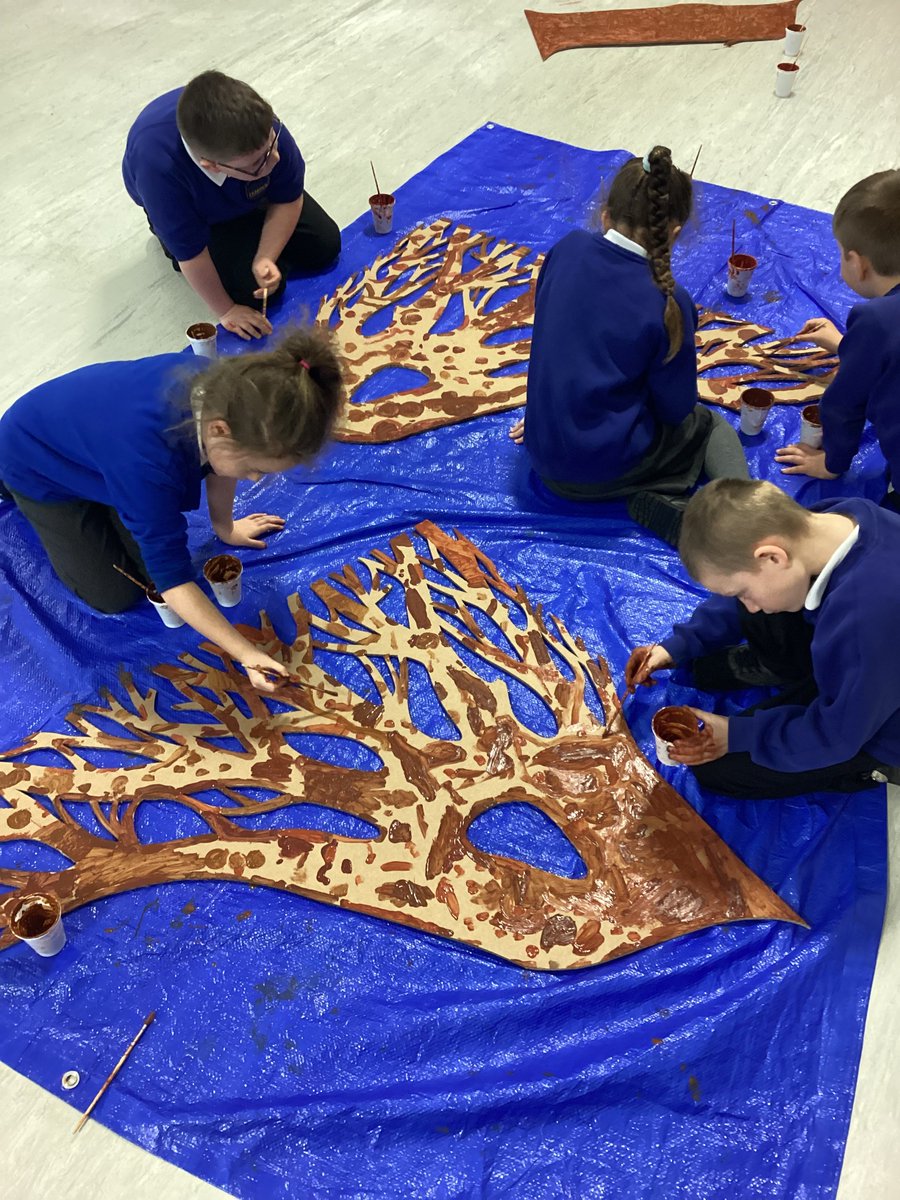 TempleLearning's tweet photo. Y3 have been thinking carefully about the detail in their art with @PBProjects
Can you work out what these beautiful pieces will be yet? #art #exciting #peterbaldry #cardboardart #reallylooking https://t.co/9i5UuE2uLO