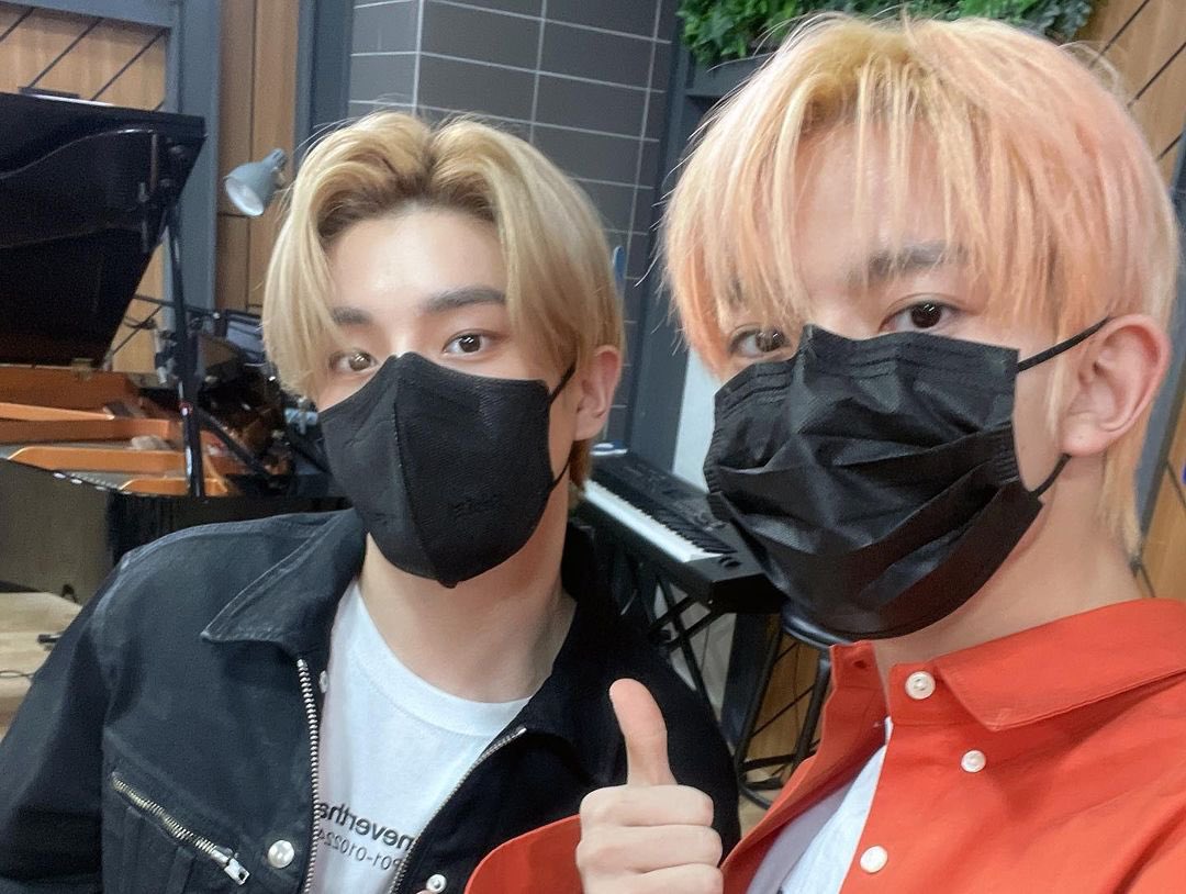 SIMJSAKE's tweet photo. It was an honor for Heeseung hyung and me, to be invited as the first guests on EBS FM 'Listen' yesterday. We had a great time to talk about several things, such as the other members and our group. Would love to visit again next time! https://t.co/DLTtUdPXaS