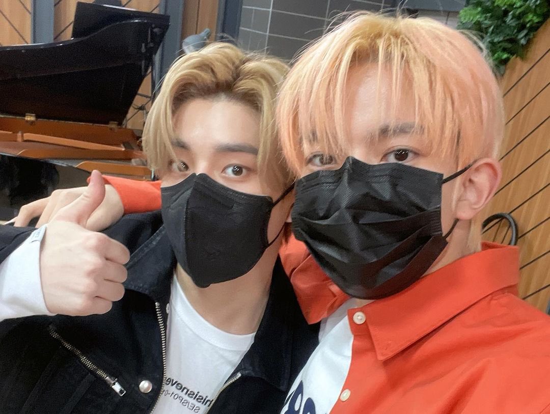SIMJSAKE's tweet photo. It was an honor for Heeseung hyung and me, to be invited as the first guests on EBS FM 'Listen' yesterday. We had a great time to talk about several things, such as the other members and our group. Would love to visit again next time! https://t.co/DLTtUdPXaS