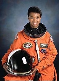 sweeney_cormac's tweet photo. #trekfirsts Historic First
Mae Jemison was greatly inspired by #StarTrek growing that she became the first African-American Woman to go to space. When she was invited to cameo in "second chances", Nichelle Nichols came on set to meet the woman she inspired. https://t.co/5UbatlzPcd