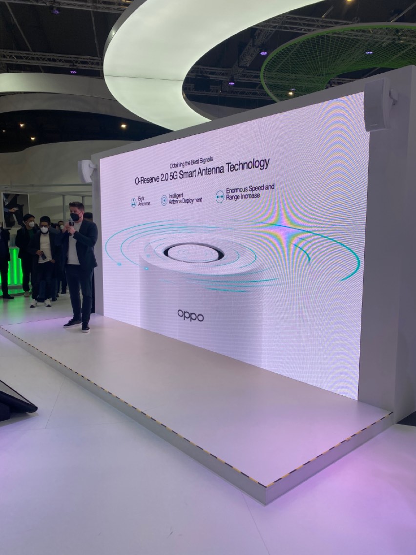 TrakinTech's tweet image. OPPO Also unveiled its latest 5G CPE device, the #OPPO5GCPET2 at #MWC22