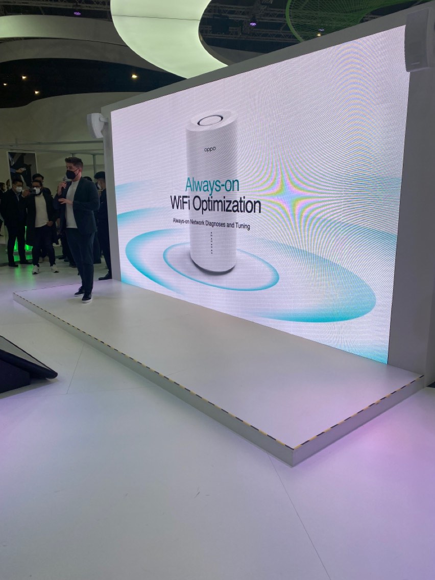 TrakinTech's tweet image. OPPO Also unveiled its latest 5G CPE device, the #OPPO5GCPET2 at #MWC22