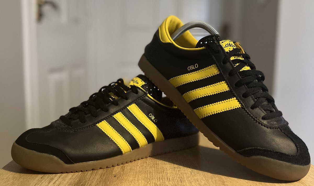 kodger73's tweet photo. 💥💥💥💥FOR SALE💥💥💥💥

Adidas Oslo Size 8

Worn once, no OG box but will come in a blue donor box and double box delivery

£55 TYD

RT’s much appreciated TIA 👍🏼 https://t.co/DlQEm1P3eJ