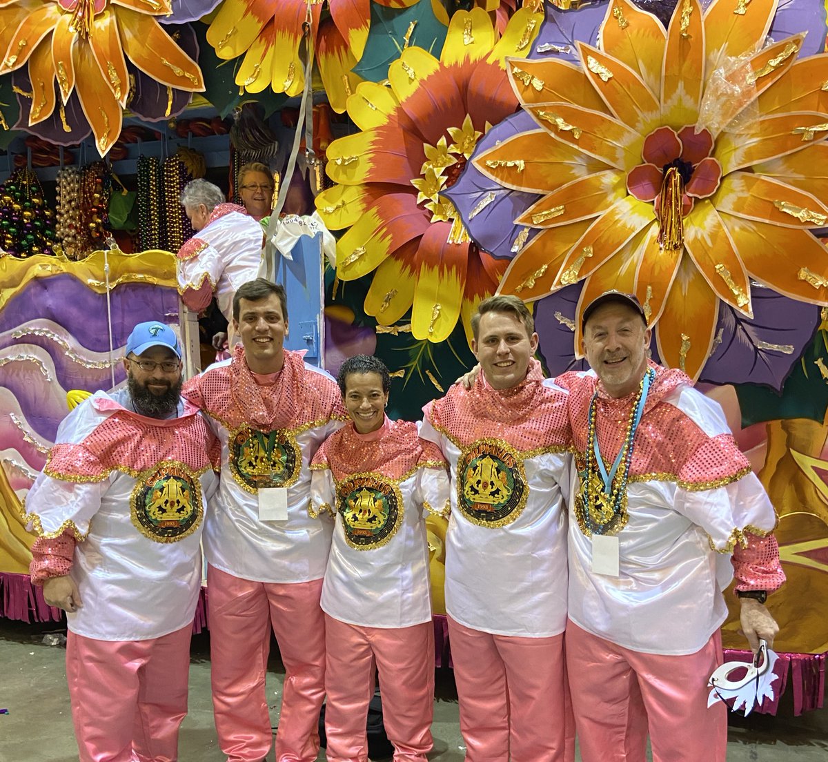 TylerJonKai's tweet photo. Happy Lundi Gras! The last time @KreweofOrpheus rolled I was on Float 14 with great friends. Can’t be there this year but the spirit of Mardi Gras is alive here in Lincoln, NE! 

#HailOrpheus #HappyMardiGras 🟣🟢🟡 https://t.co/ckrbI3ZPZr