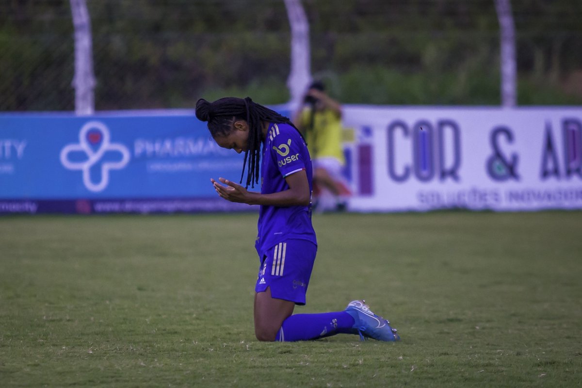 pires3bh's tweet photo. Que Deus abençoe a nossa semana!🦊💙🙏🏽

📷 @_andrelaraujo 

#deusnocomando #gratidão🙏🏽#cruzeirofeminino #ascabulosas https://t.co/AsXtUc9TG5