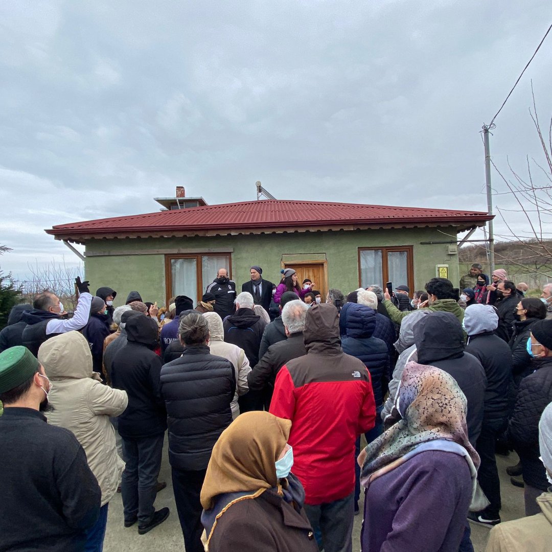 istanbulhkmo's tweet photo. İmar mevzuatına aykırılık, teknik yetersizlikler barındıran ve katılımcılığı önemsemeyen Kanal İstanbul İmar Uygulaması neticesinde Arnavutköy Yeniköy Mah. sakinlerinden gelen talepler üzerine, 27 Şubat Pazar günü bölge sakinleri ile bir bilgilendirme toplantısı gerçekleştirdik. https://t.co/DtwoBJYGYI