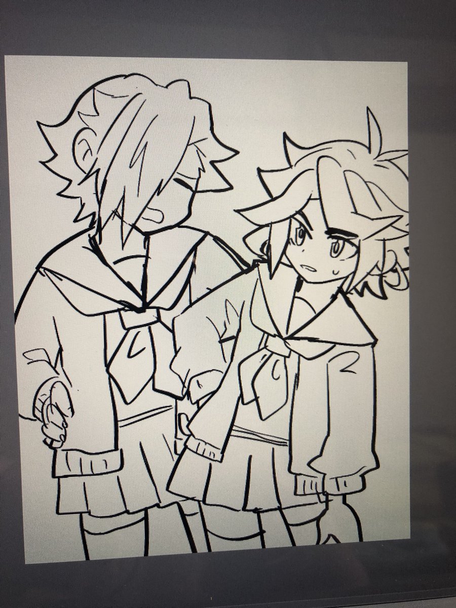 落書きにしかほぼ使えんけど先に外のラインだけバーーっと線引いてから中身描くとはみ出さなくてより脳死で描けるなぁというあれ 