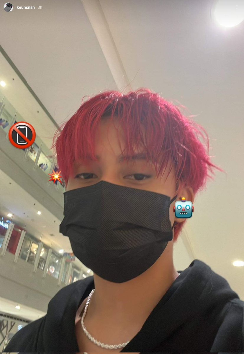 toFELIPwithLove's tweet photo. Yung binisita ko muna yung IG ni Kuro bago yung kay Ken. Haha. Si Kuro po talaga bias ko. Labyu bebe Kuwo.😘 Sige na nga, lab din kita Ken, wag ka tampo.🥰 @keun16308352 #SB19_KEN #SB19_KURO #KuroNation https://t.co/PWY0voGJKO