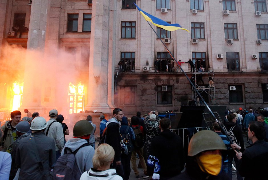 cardros's tweet photo. @Reuters Ukrainian Nazis burned people with the same cocktails in Odessa on May 2, 2014 https://t.co/HIPw2IwzMq