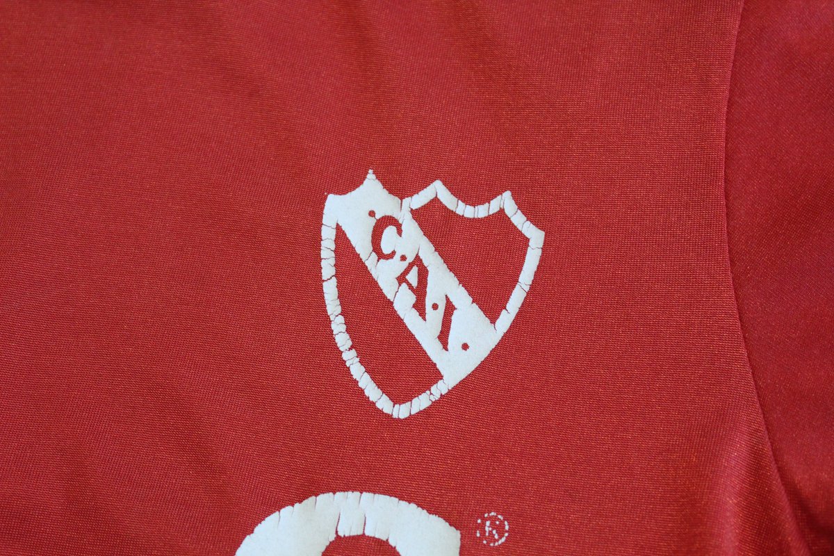 casacastan's tweet photo. 🛡️ Independiente 
👕 Adidas | Titular
🗓️ 1994
📏 Talle 3 
🧐 Original de época. Buen estado general
 💲 10.000 https://t.co/lwhQoXABcI
