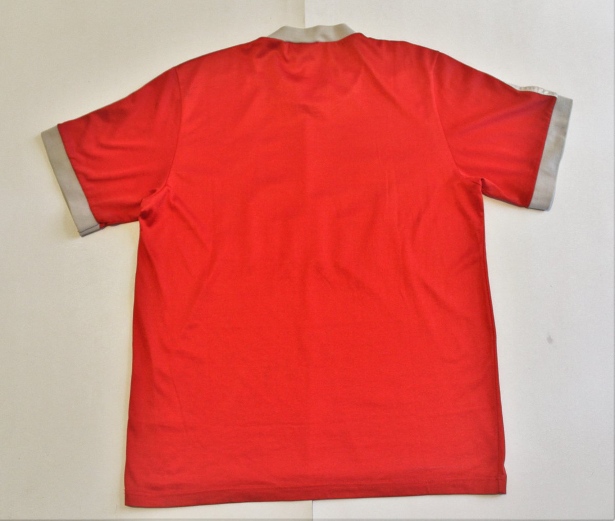 casacastan's tweet photo. 🛡️ Independiente 
👕 Adidas | Titular
🗓️ 1994
📏 Talle 3 
🧐 Original de época. Buen estado general
 💲 10.000 https://t.co/lwhQoXABcI