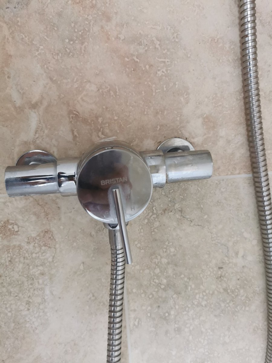J6Plumbing's tweet photo. @showerdoc can you let me know what cartridge I need for this Bristan valve please? TIA https://t.co/P7OGE3BPVB