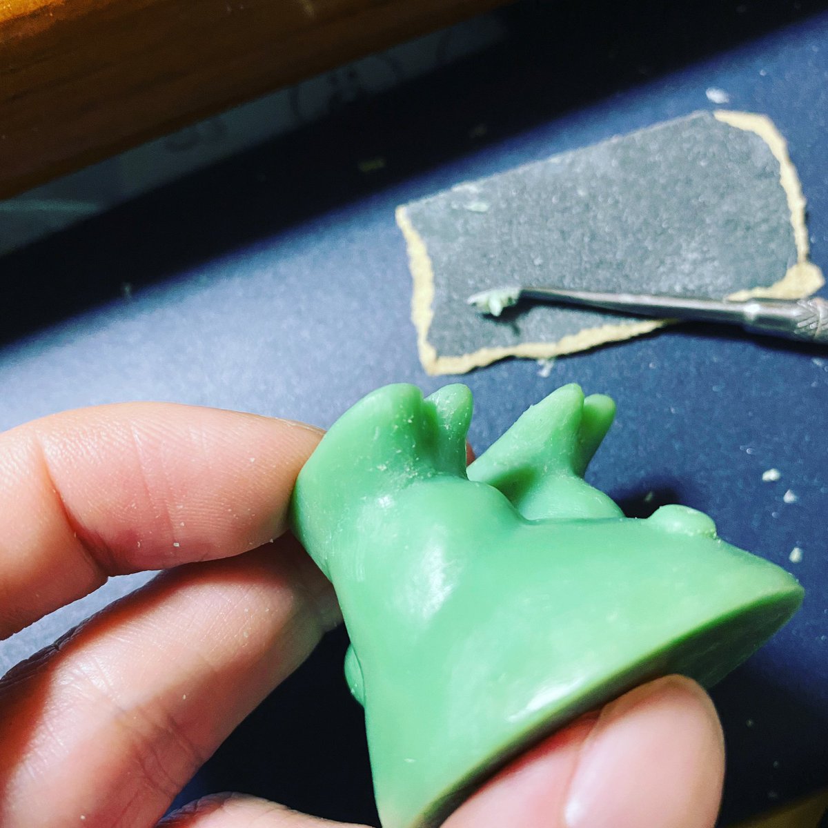 harikenjp's tweet photo. Work In Progress✍️
完成間近で気泡を埋め直したり、ディテールの手直し...🤔
https://t.co/4AQMD60aoj
#HARIKEN
#ソフビ
#SOFUBI
#sofvi
#artwork
#designwork
#wip
#workinprogress
#waxprototype
#chacterdesigner
#toydesigner
#characterartist
#toycreator
#toyartist
#SMILETOYS
#☺︎ https://t.co/SadVr7tGjN