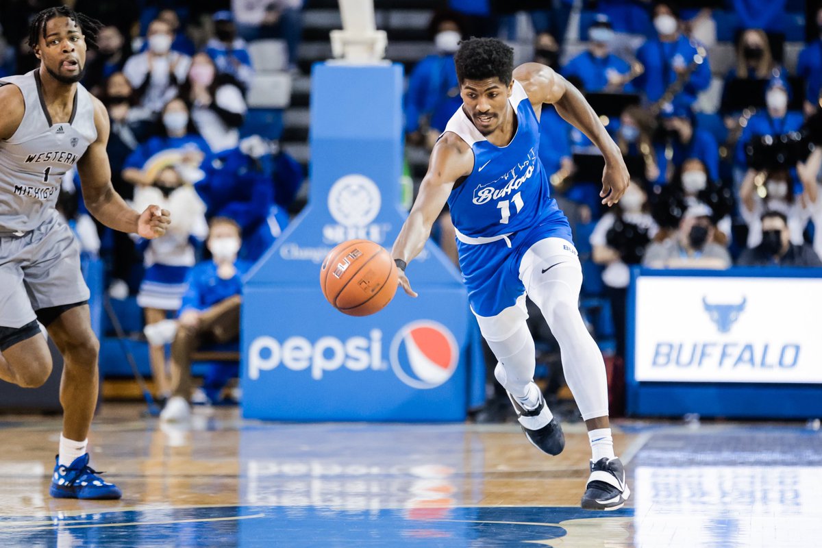 UBuffaloBulls's tweet photo. Letβs make Alumni Arena loud by bringing your #UBTrueBlue spirit to the @UBmenshoops game Tuesday night
π 3/1
β° 7pm
π Alumni Arena
π Toledo
π Wear Blue
π https://t.co/yIqkIKNQC6
#UBhornsUP https://t.co/FOl8Qqjn45