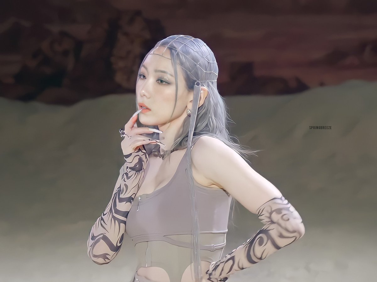 springbreeze918's tweet photo. [capture] INVU Behind The Scene 
#TAEYEON #태연 https://t.co/BXKwMZbnum