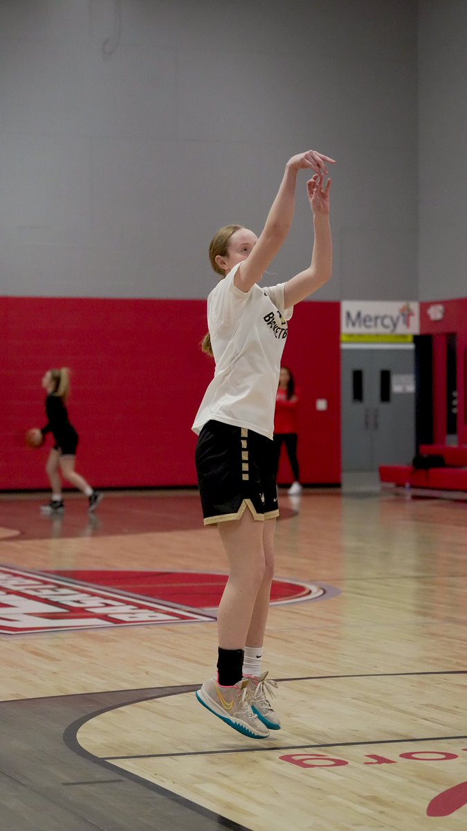 AAO Flight Girls Basketball tweet media