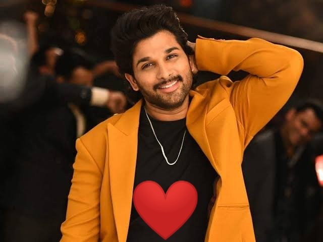 Filmy_Today's tweet photo. Who Is Pan Indian Star ? 
#RadheShyamOnMarch11  #PushpaTheRule

https://t.co/huYyZdSVV2

🔁 #Prabhas      ❤ #AlluArjun https://t.co/FPzAC1yEBL