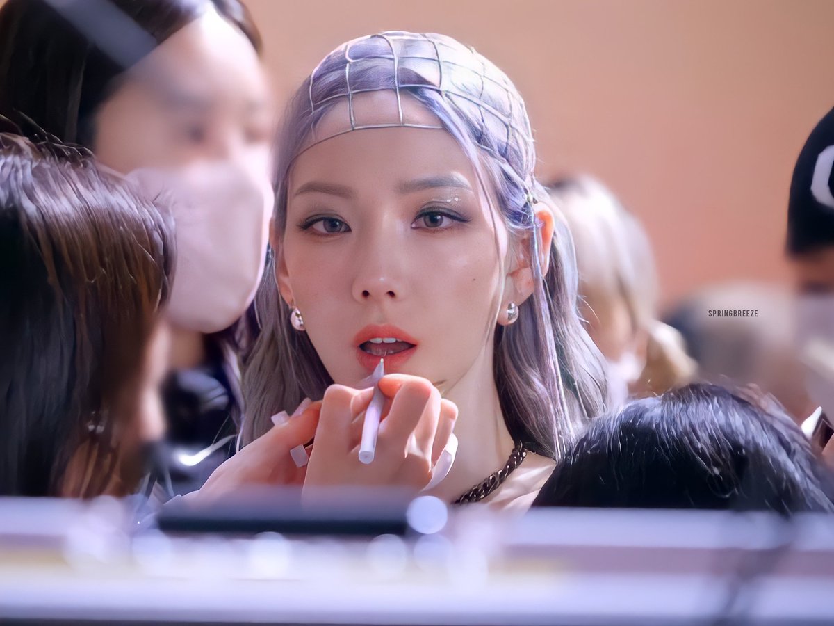 springbreeze918's tweet photo. [capture] INVU Behind The Scene 
#TAEYEON #태연 https://t.co/hG9AY1z0o9