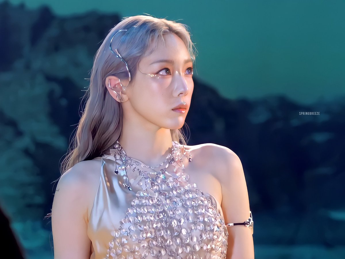 springbreeze918's tweet photo. [capture] INVU Behind The Scene 
#TAEYEON #태연 https://t.co/hG9AY1z0o9