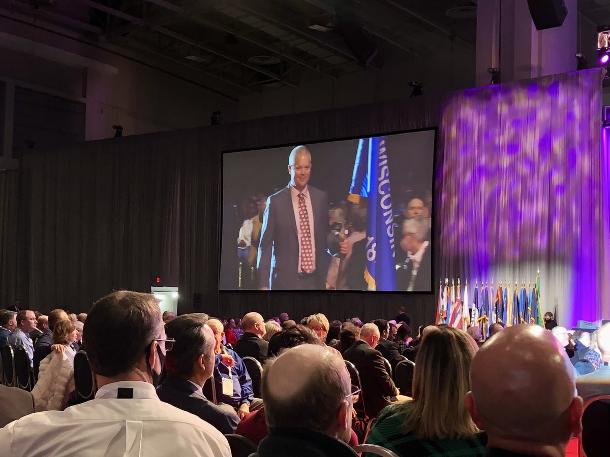 JenMcCU's tweet image. Great job @CEORoyal_CU representing Wisconsin credit unions at #CUNAGAC opening ceremonies! @CUNA @WICULeague @Royal_CU