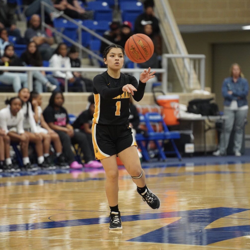 Congratulations to Senior #42 Jada West and Sophomore #1 Nayeli Espinoza on being named 1st Team All District! Way to go! 💪🏽