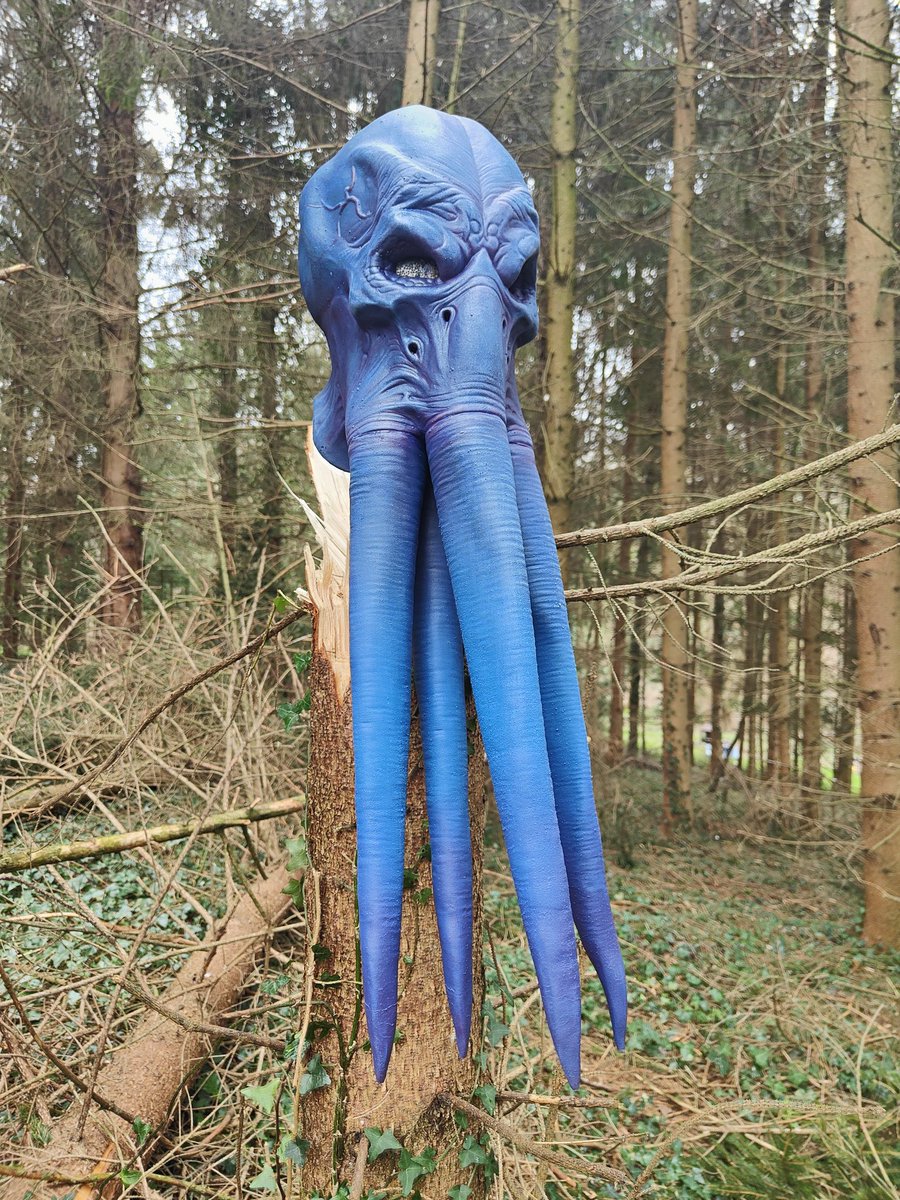 Definitely @TheMaskInn most popular mask is the Illithid Mind Flayer! 

#latex #latexmask #illithid #mindflayer #mask #halloween #horror #horrormask #props #propmask