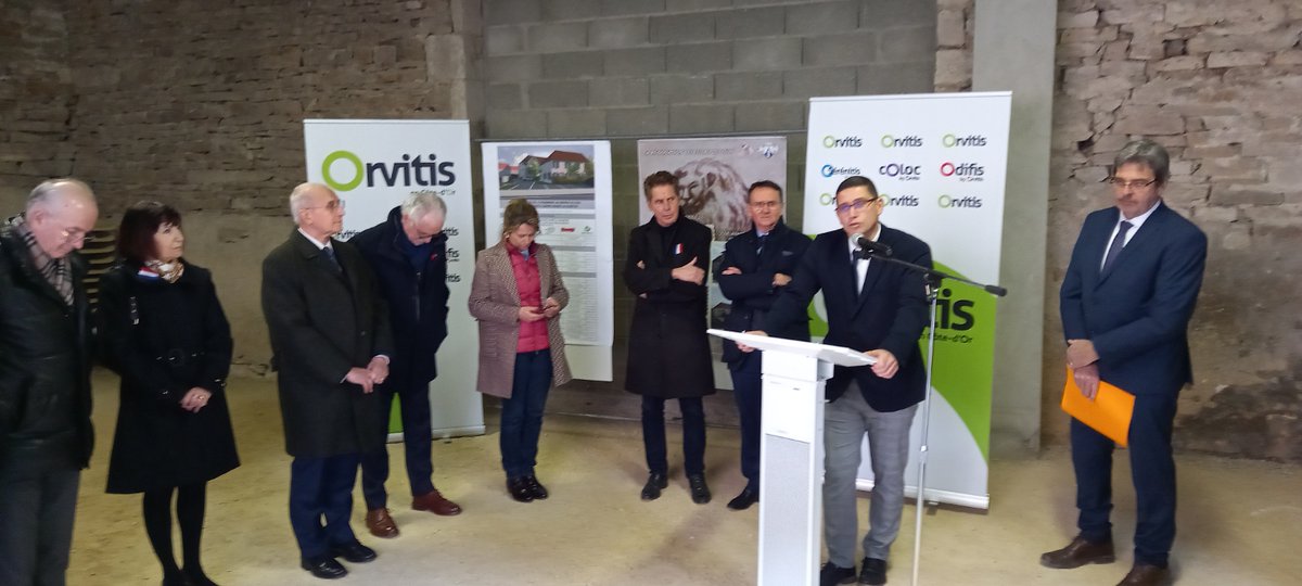 majorite_BFC's tweet photo. 🟢 @ALAINBECQUET a inauguré pour la région #BFC une opération de réhabilitation de logements à #SainteMarieLaBlanche(21)

Un engagement de 260 000 € !
Ce soutien intervient au titre de la politique de l’habitat et de l’Aménagement

✅Ce projet dispose d'un volet éco-responsable https://t.co/rln73W6nlm