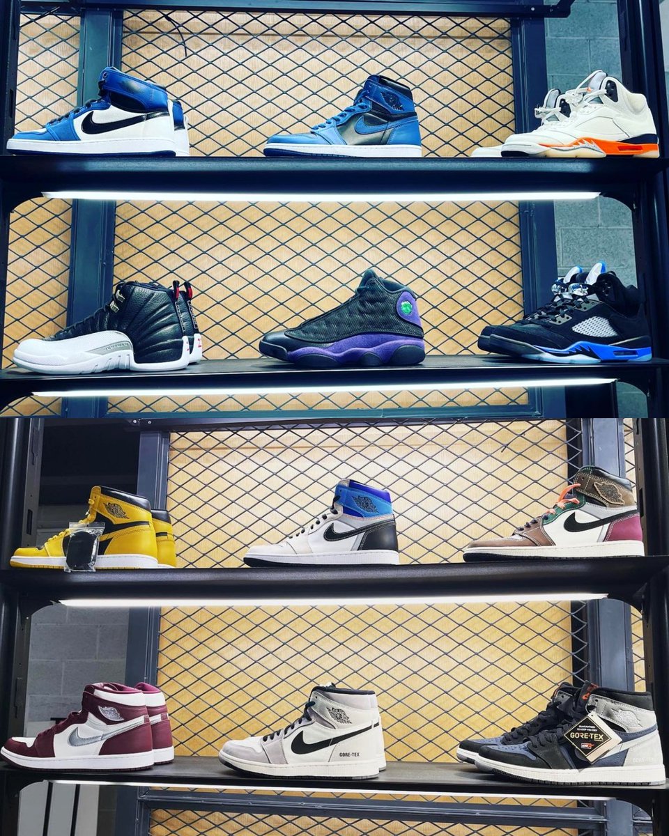 zSneakerHeadz's tweet photo. Even more Jordans just SITTING in Shanghai…😵🥺 https://t.co/Y8pUDRrXhO