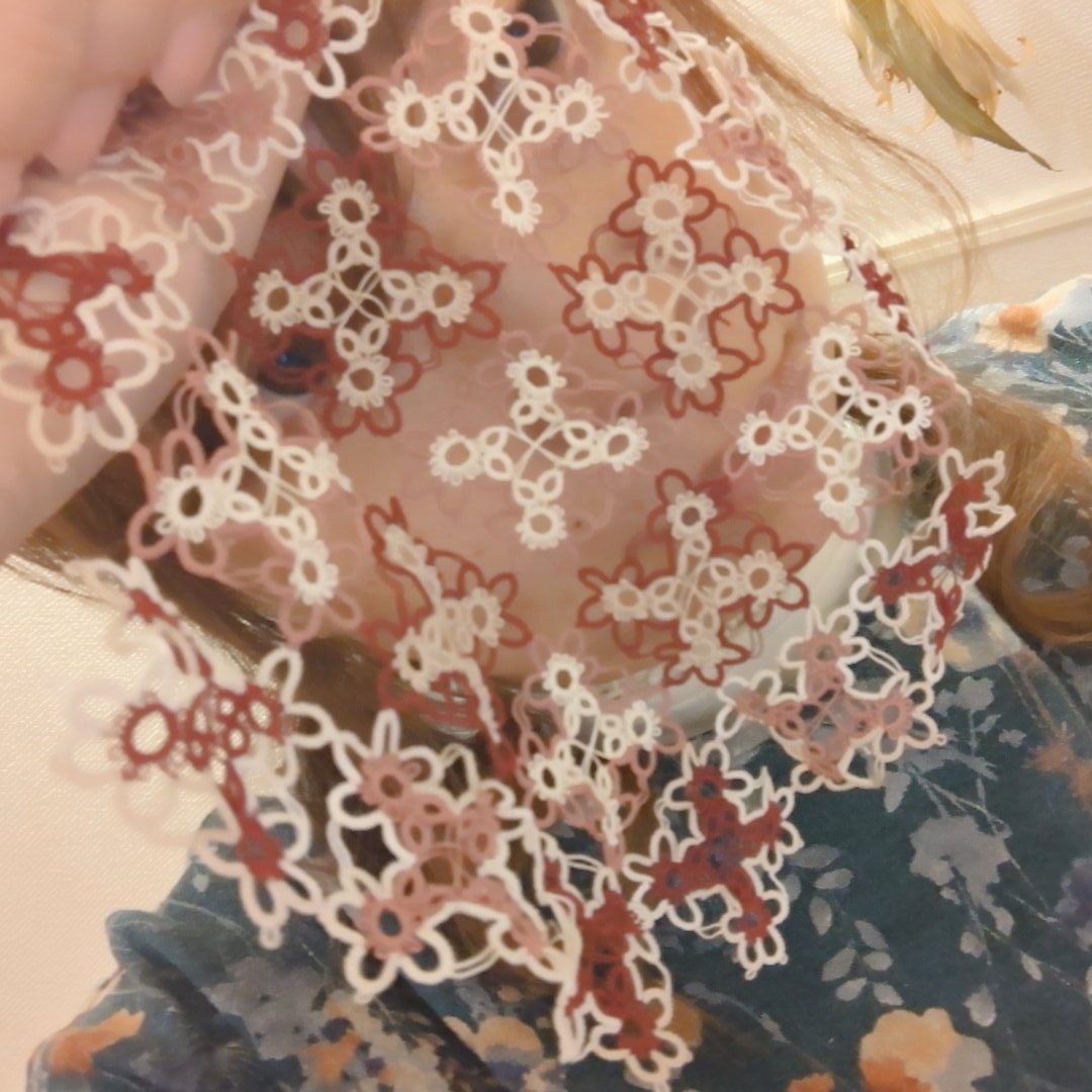 mogranbysuu's tweet photo. February prayer tatting is complete.

何もできなくても
わたしは祈ることと
タティングならできる。

 #mogran  #prayertatting
 #tatting
 #mogranオリジナル https://t.co/JRft9Q1gsI