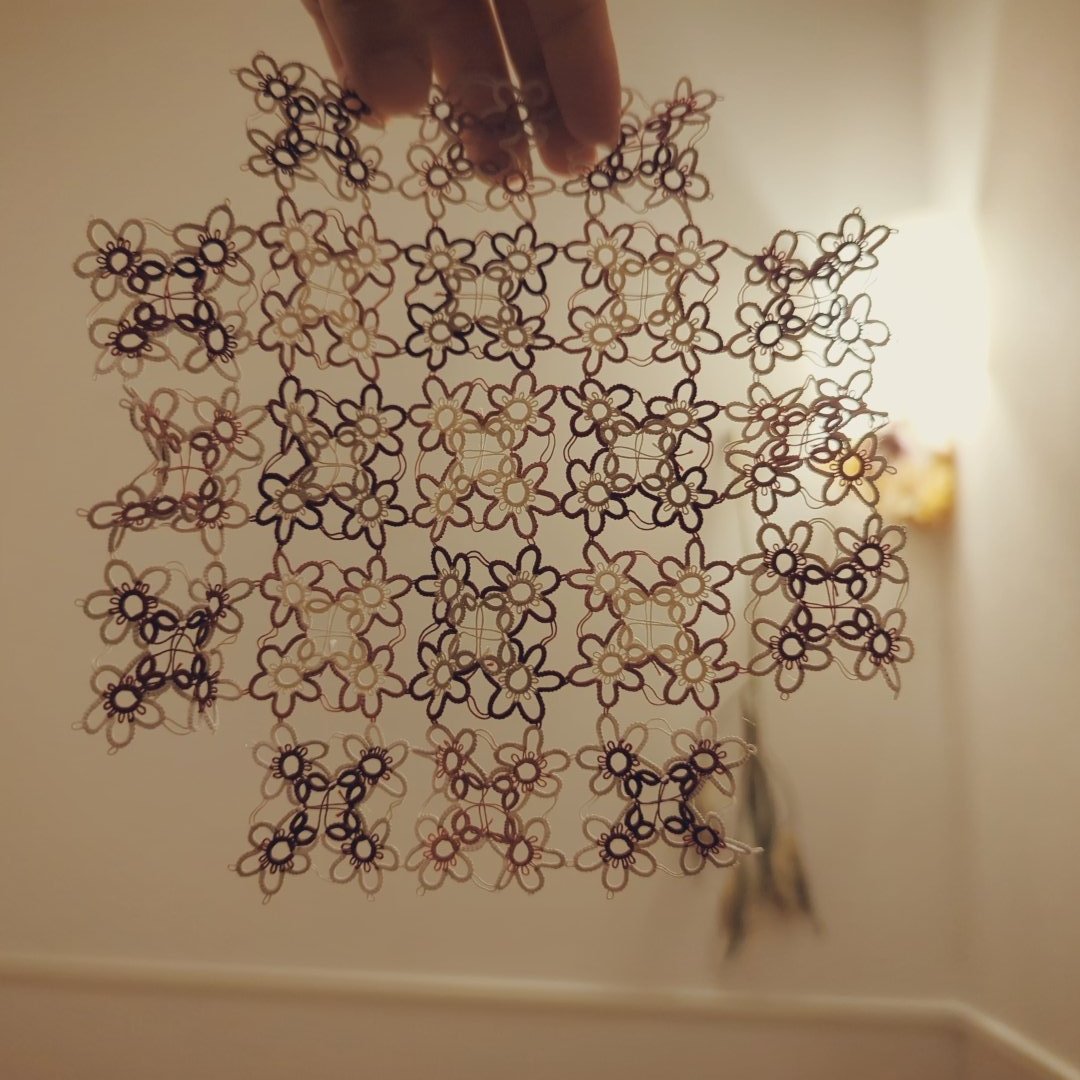 mogranbysuu's tweet photo. February prayer tatting is complete.

何もできなくても
わたしは祈ることと
タティングならできる。

 #mogran  #prayertatting
 #tatting
 #mogranオリジナル https://t.co/JRft9Q1gsI