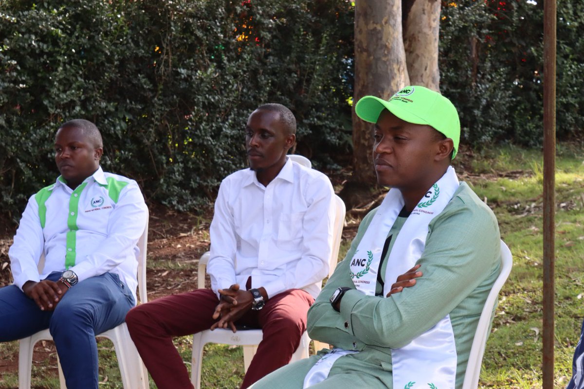 GikuruSK's tweet photo. Today i received a delegation led by Engineer Irungu Mwangi from Maragua Constituency, Murang'a County at the @anc_party Headquarters. Mr Irungu registered as an Aspirant for Maragua Constituency MP Seat.
#ChamaNiANC
#EarthQuakeEffect https://t.co/0m1jsQIZpJ