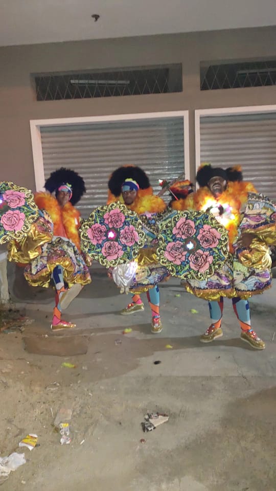 marllinn7's tweet photo. Vai pegar nuncaaa !🎉🎭
@JooPedr08406049 @DJBOLA7OFICIALL @LGuapimirim
#10anos
#paznocarnaval https://t.co/ZMOc5o3BX3