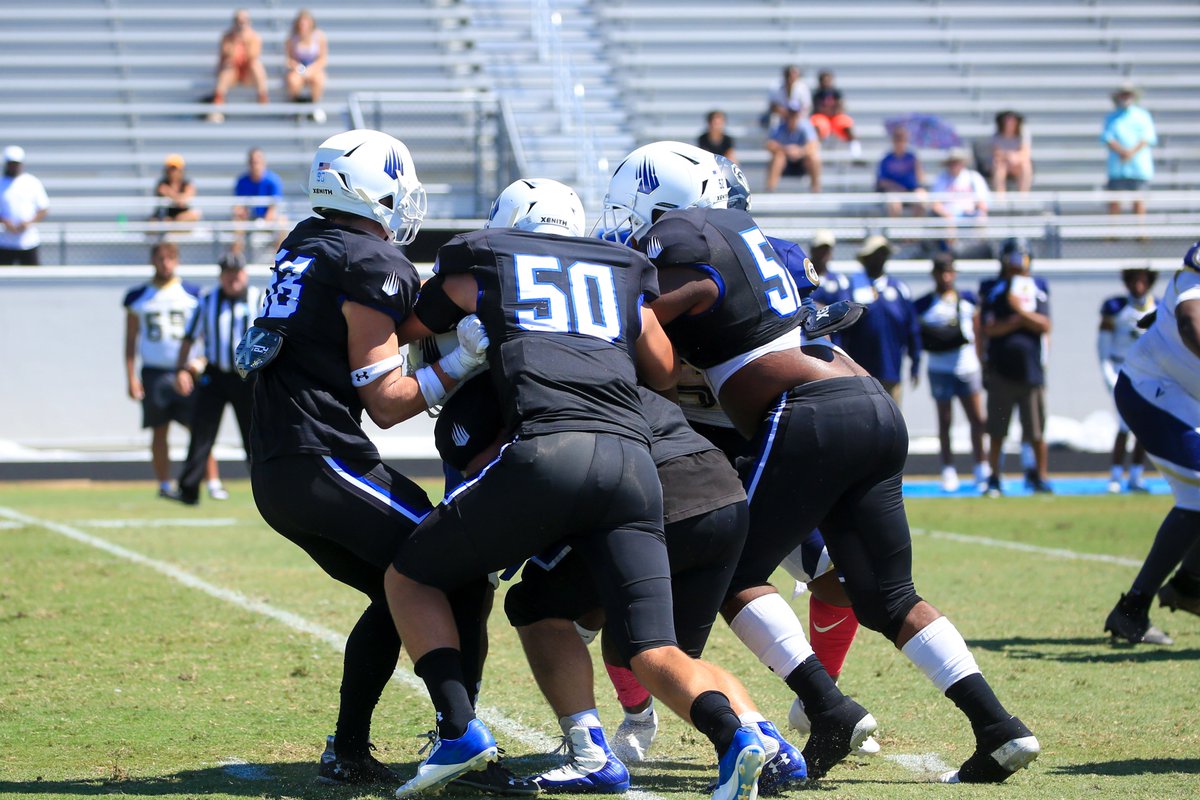 @CoachThoustonjr's D-Line (<a href="/OliverH_Morgan/">Oliver Morgan</a>, <a href="/ThomasAden99/">Thomas Aden</a>, <a href="/TJMurphy_50/">TJ Murphy 5️⃣2️⃣</a>, and <a href="/peterschanne/">Peter Schanne</a>) accounted for 16 sacks, 4 fumble recoveries, and 2 Defensive scores🔥
 
There are 15+ offers in this picture. Big boys, come get developed!
#IMGPostGrad #TheMOB 

docs.google.com/forms/d/e/1FAI…