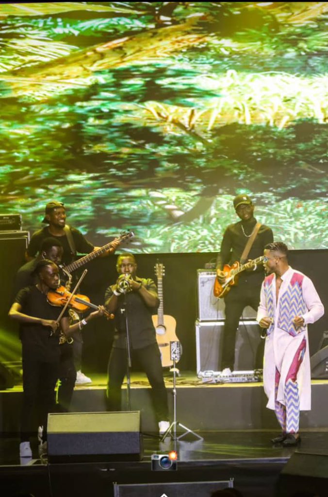 a_ka_dope's tweet photo. 2 of the #AKaDope Band members out there shining. #ANightWithChike https://t.co/Sij2WQFoCw