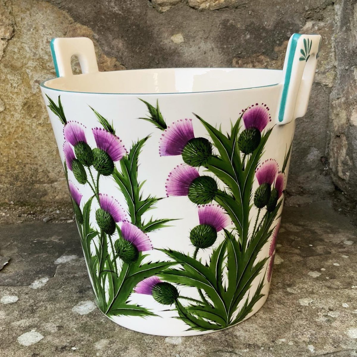 Thistle do for our Monday Masterpiece🌟🏴󠁧󠁢󠁳󠁣󠁴󠁿

Thistle Planter painted recently for a commission💜💚