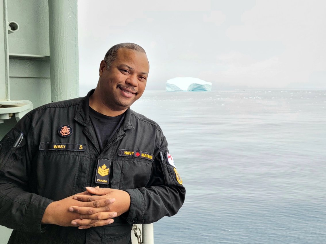 Royal Canadian Navy tweet media