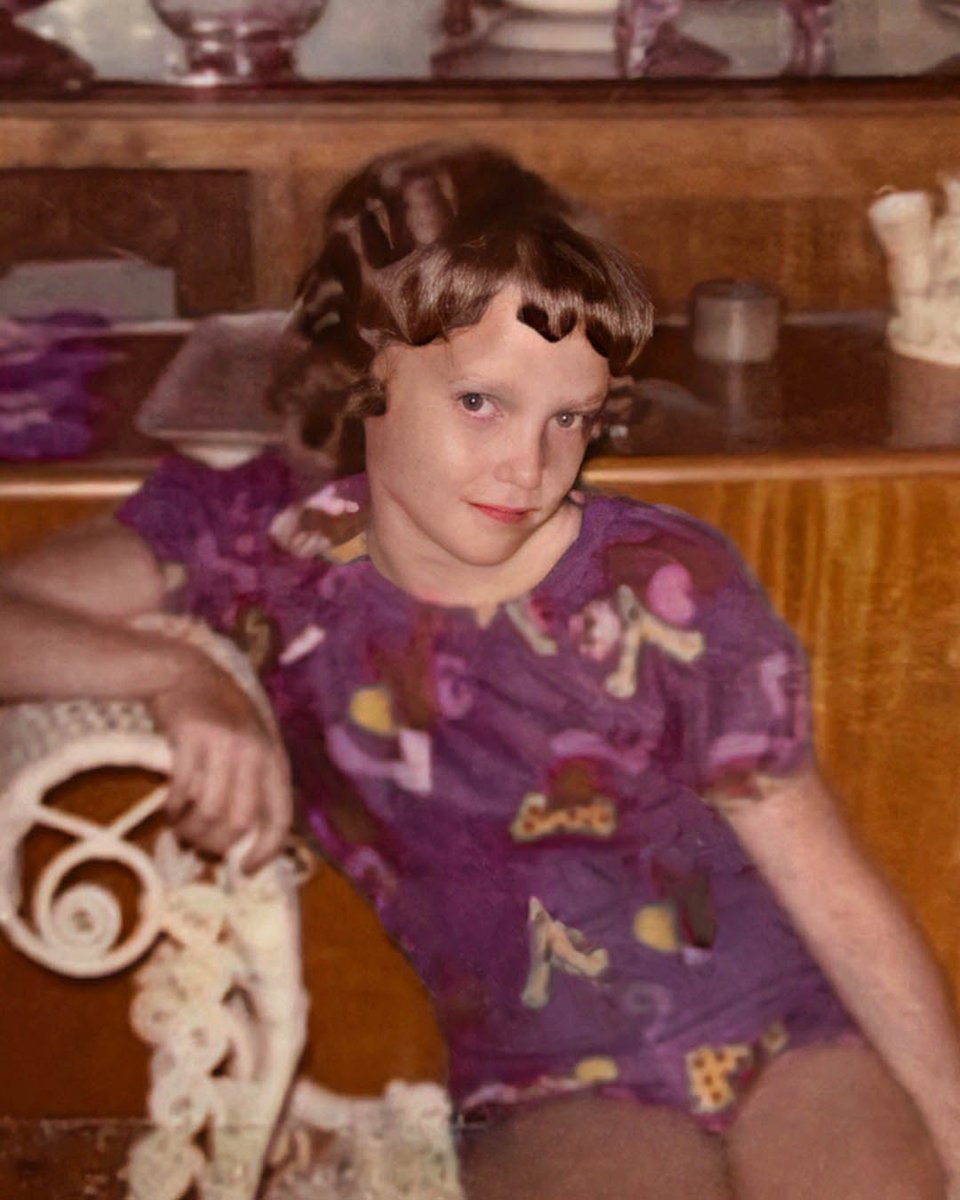 SouthernLadyMag's tweet photo. Southern author Denise Gee gives a whole new meaning to a bad hair day. Read more at https://t.co/sX6uMOzjmn, then leave a comment and let us know about your own salon adventures!

#southernladymag #DeniseGeeEssaySeries #hairstyles #southernauthors #essayseries #hairsalon https://t.co/C9Tl6x2c7x