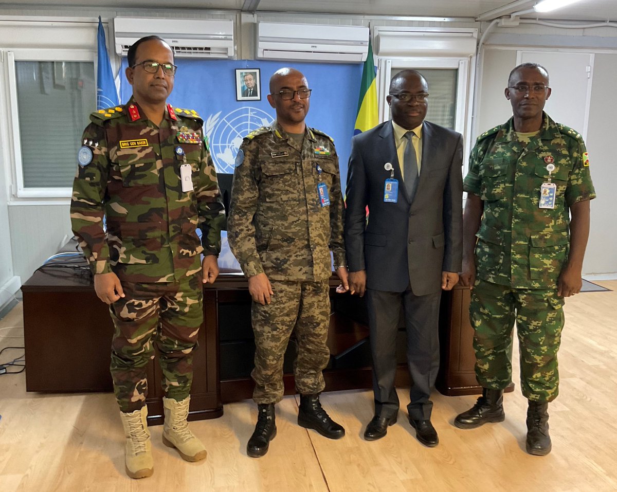 UNISFA_1's tweet photo. @UNISFA_1 Force Commander Maj Gen Benjamin Olufemi Sawyer #Nigeria has arrived #Abyei. He succeeds Maj. Gen. Kefyalew Tessema #Ethiopia, who will soon depart. In #Kadugli, he met #JBVMM Commander, Brig Gen Atogebakoga Alobawone & senior JBVMM officials
@UNPeacekeeping https://t.co/yfHoKg7a9D
