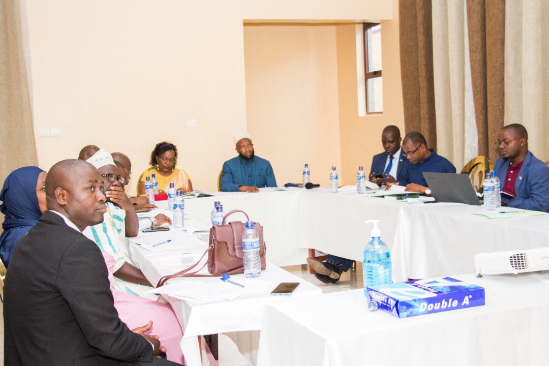 ISIMuyinga's tweet photo. Le CA s’est réuni ce 27/02/2022 en sa session ordinaire à Muyinga …les pts à l’ordre du jour ont été analysés et les recommandations ont été formulées. 
@DrNtakarutimana @Muzehesalvator @FeruziAbdu @MuyingaProvince #Isim #Savoir #Santé #Developpement https://t.co/VFtxlX1Xq8