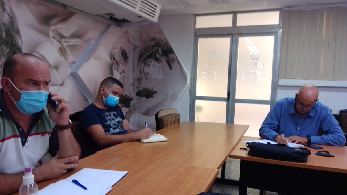 MCalsna's tweet photo. Se realiza analisis del avance de la inversión del hospital Dr Gustavo Aldereguia Lima de Cienfuegos, se trabaja en la inversión de una nueva planta de oxígeno medicinal y la inversión del servicio de hemodiálisis del Centro Ambulatorio Especializado. https://t.co/irs5nOgz9C