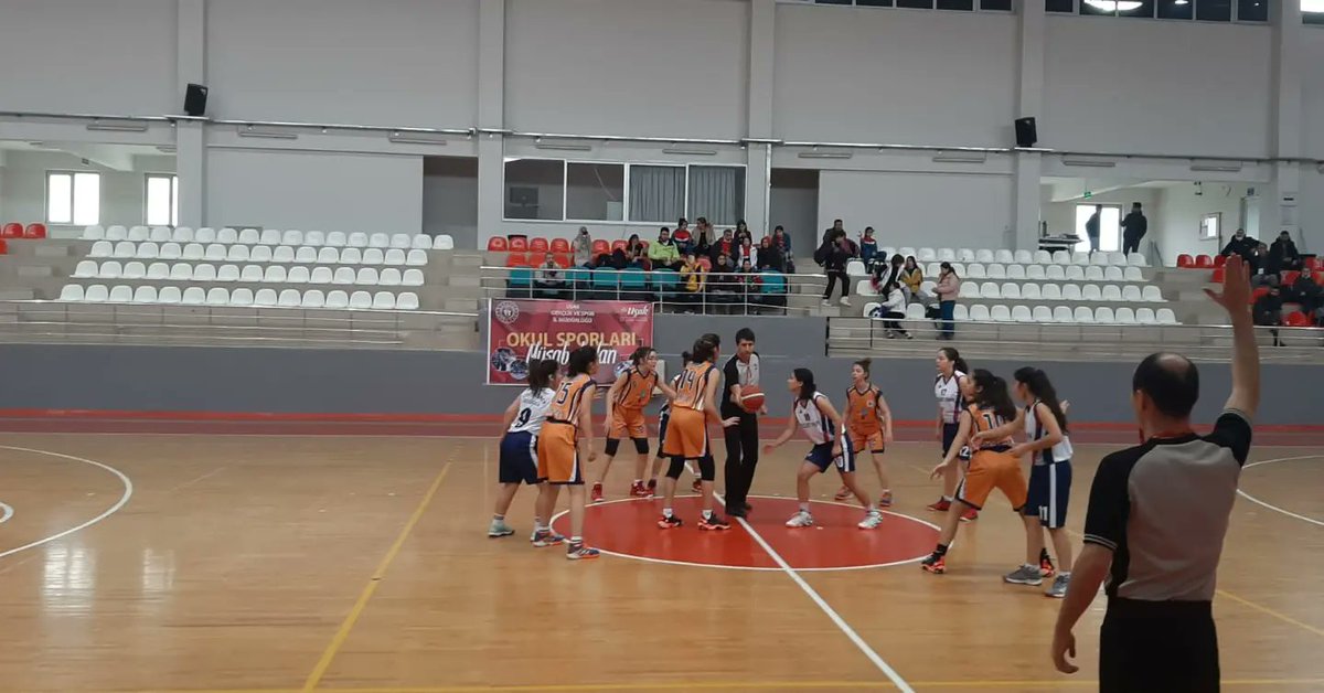 GSB_Usak's tweet photo. Okul Sporları Yıldızlar Basketbol Kızlar(Kalfa Spor Salonu) ve Erkekler (Yeni Spor Salonu) Grup müsabakaları bugün ilimizde oynanmaya başladı.⛹️‍♀️🏀⛹️‍♂️Tüm takımlarımıza başarılar diler sporseverleri maçları izlemeye bekliyoruz 🤗
@gencliksporbak 
@kasapoglu https://t.co/abCykXngfV