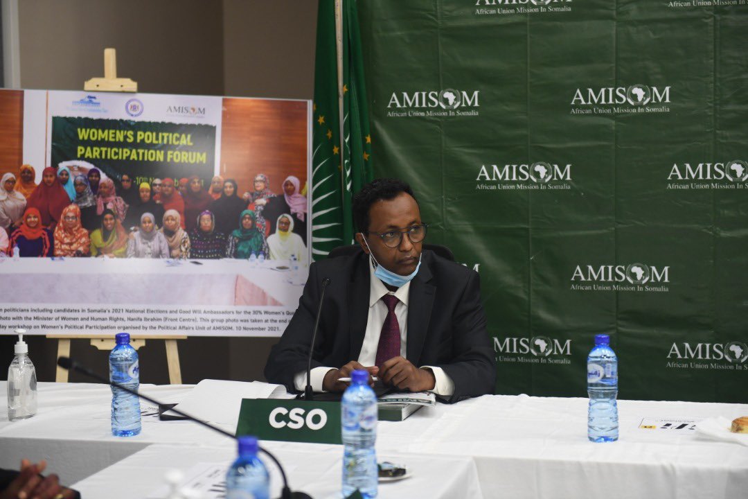 NUSOJofficial's tweet photo. @NUSOJofficial top leaders @FarahLamaane &amp; @Nimokaah met with @_AfricanUnion Commissioner for Political Affairs, Peace &amp; Security, Amb. @Bankole_Adeoye, who is on an official visit to #Mogadishu. We exchanged views on media freedom, safety of journalists &amp; elections in #Somalia. https://t.co/2eaK9jEQQY