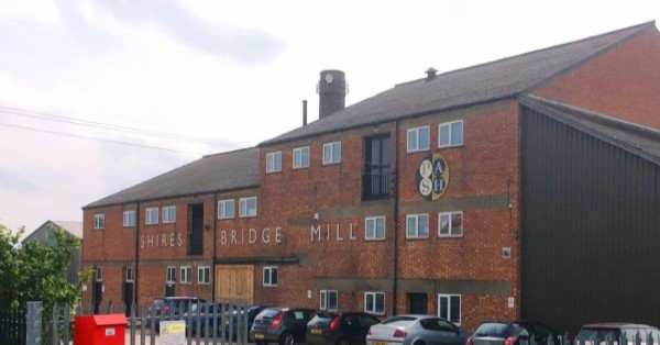 Did you know Edge Stickers are based in the heart of North Yorkshire? Distributing throughout the UK from our factory, based in this lovely old mill building.

#ukbusiness #printingcompany #advertise #stickers #ukbusinesses #printing #stickerprinter #oldmills #oldmillbrick