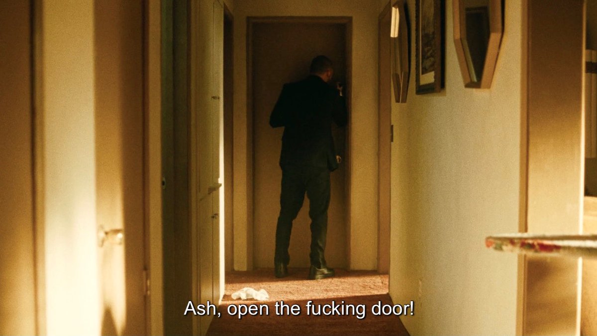 chrisdadeviant's tweet photo. the real villain of the show 
are the doors😭😭 #euphoria https://t.co/Byg1ni55iU