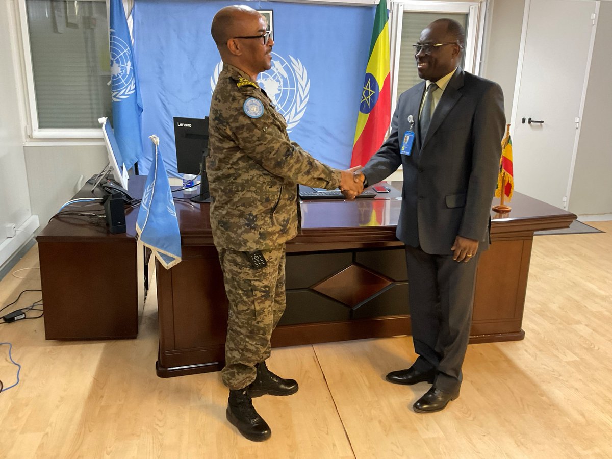 UNISFA_1's tweet photo. @UNISFA_1 Force Commander Maj Gen Benjamin Olufemi Sawyer #Nigeria has arrived #Abyei. He succeeds Maj. Gen. Kefyalew Tessema #Ethiopia, who will soon depart. In #Kadugli, he met #JBVMM Commander, Brig Gen Atogebakoga Alobawone & senior JBVMM officials
@UNPeacekeeping https://t.co/yfHoKg7a9D