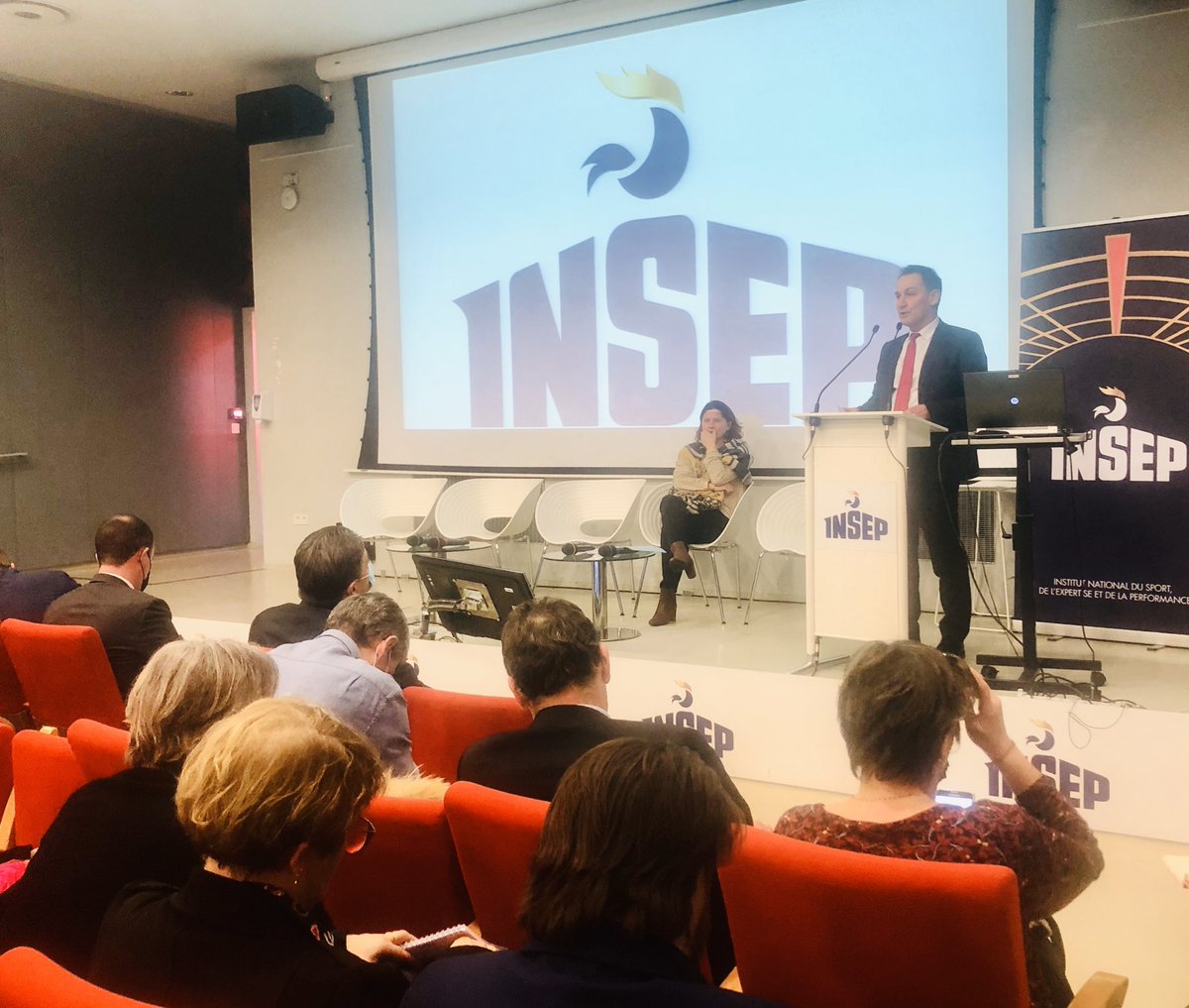 Bienvenue à l’#INSEP à la Ministre déléguée chargée des sports <a href="/RoxaMaracineanu/">Roxana Maracineanu</a> et à l’ensemble des DTN avec lesquels je suis impatient de poursuivre le travail en vue de #Paris2024 où l’INSEP jouera son rôle de camp de base #olympique et #paralympique