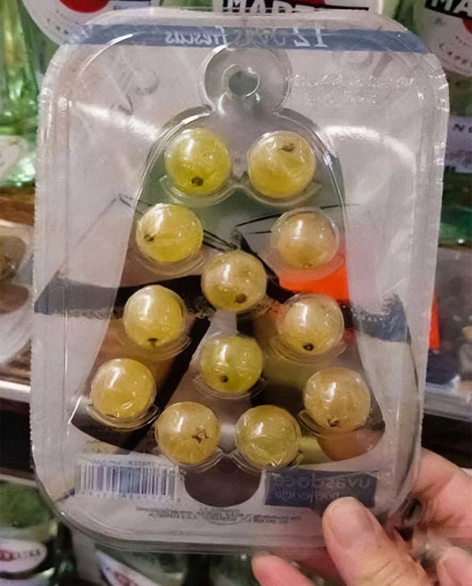 RebeccaH2030's tweet photo. Why? Why? Why? SAY NO TO PLASTIC!

#TiredEarth #ZeroWaste #PlasticPollution #PlasticFree #GoGreen https://t.co/rMQbAIsiGE