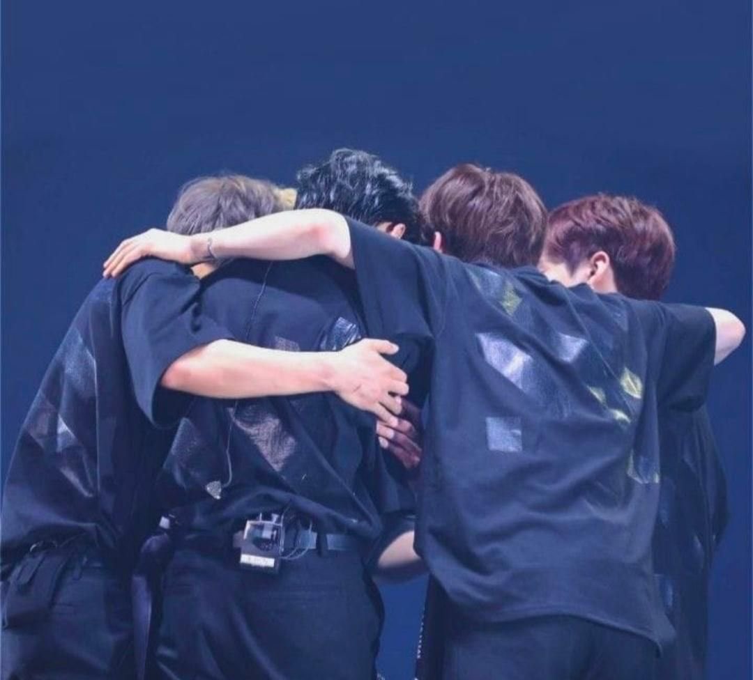 pockyzip's tweet photo. #ThankYouNuest ❤ https://t.co/9nWqBo4dnm