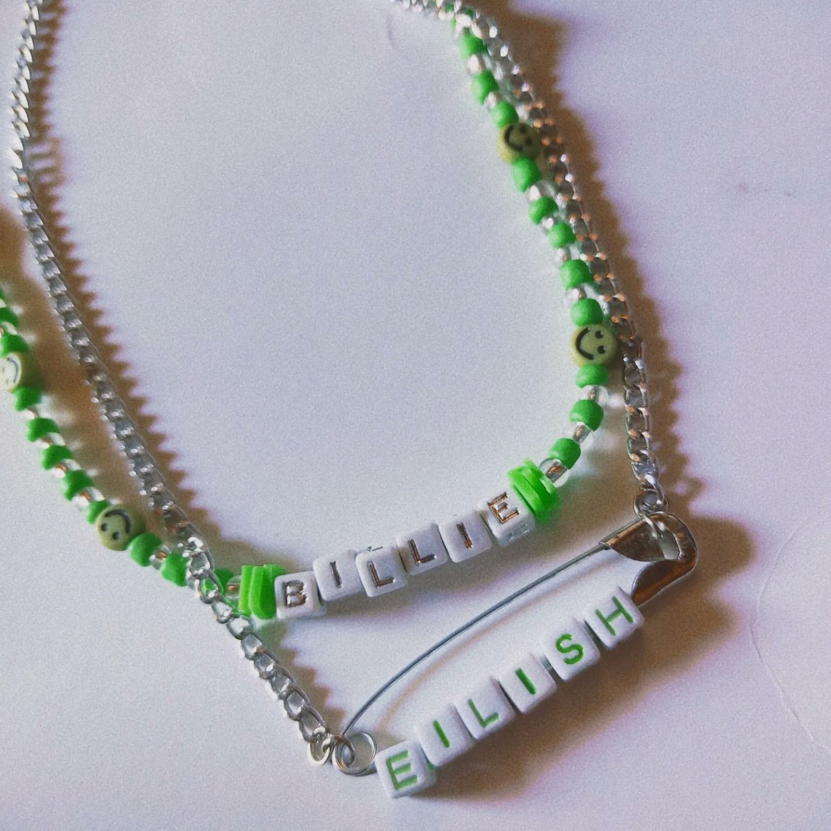 swifhood's tweet photo. oii gente. essa peça única está disponível na minha lojinha na shopee ou instagram (link nas replies)
pf ajuda dando fav ou rt 💚💚 https://t.co/DhEQsAp04J